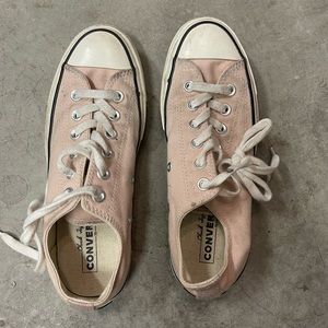 Baby pink chuck taylor converse